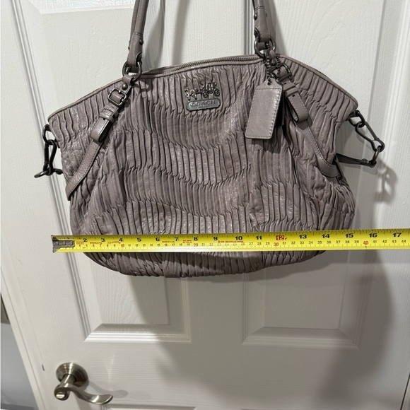 Vintage Coach Gray Handbag - Picture 3 of 9